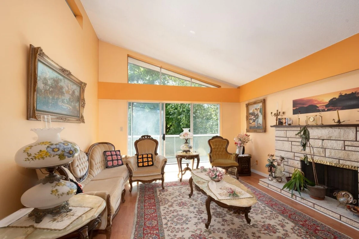 Family Room Photo of 4131 W 16th Avenue, Vancouver, BC