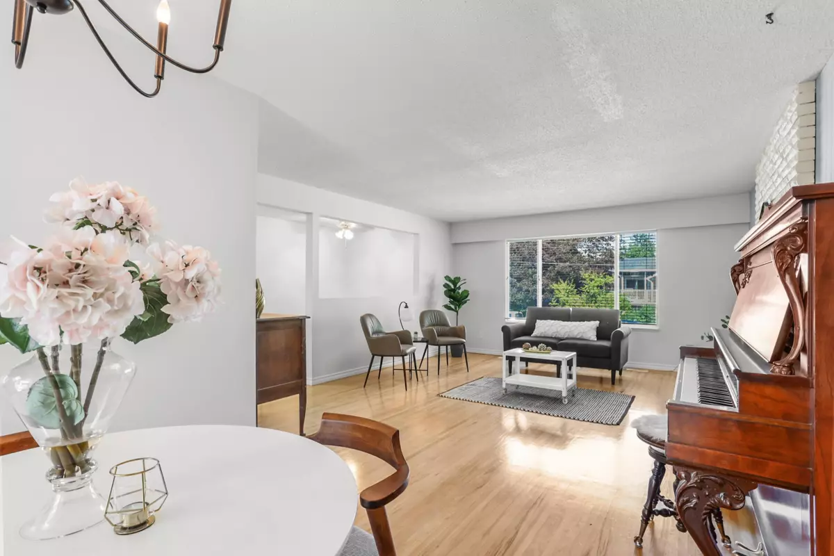Family Room Photo of 11663 Morris Street, Maple Ridge, BC