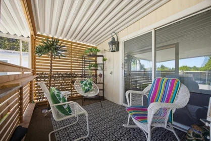 Hot Tub / Spa Photo of 5 15875 20 Avenue, Surrey, BC