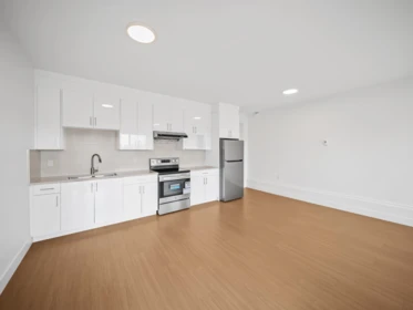 Hot Tub / Spa Photo of 13851 114 Avenue, Surrey, BC