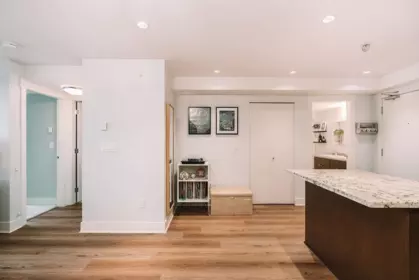 Kitchen Island Photo of 303 85 Eighth Avenue, New Westminster, BC