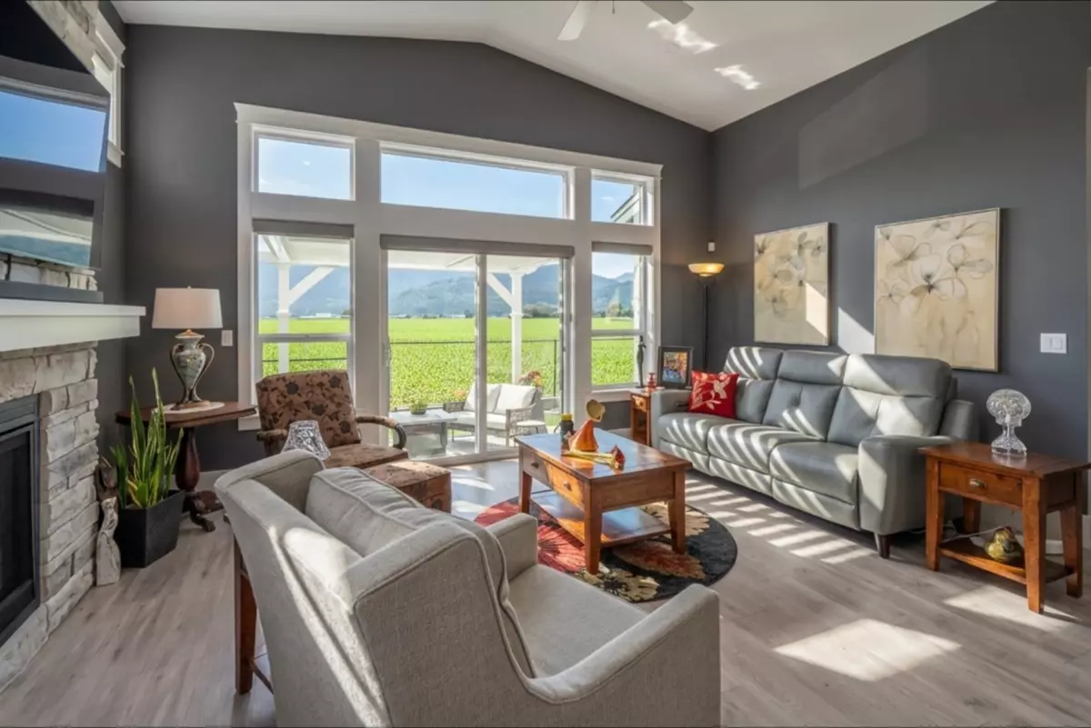 Dining Area Photo of 97 46213 Hakweles Road, Chilliwack, BC