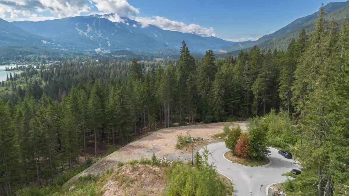Family Room Photo of 8587 Ashleigh Mcivor Drive, Whistler, BC