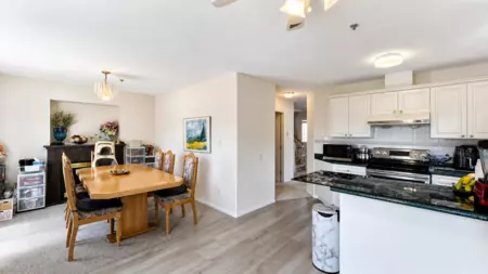 Basement Recreation Room Photo of 2776 E Georgia Street, Vancouver, BC