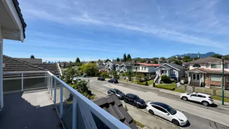 Hot Tub / Spa Photo of 2776 E Georgia Street, Vancouver, BC