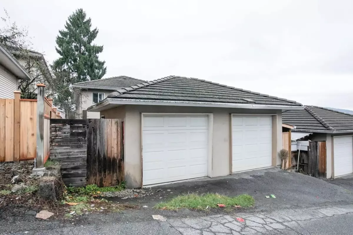 Family Room Photo of 6030 Woodsworth Street, Burnaby, BC