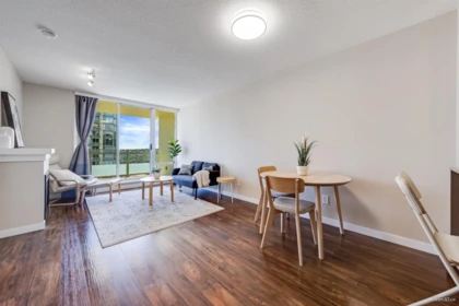 2201 9868 Cameron Street, Burnaby, BC, Burnaby — Apartment/Condo for sale
