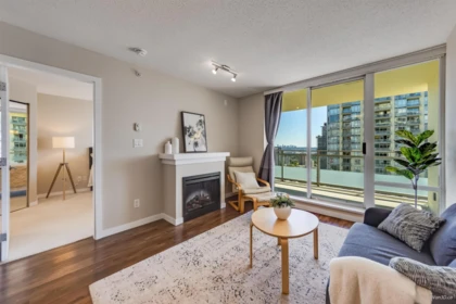 2201 9868 Cameron Street, Burnaby, BC, Burnaby — Apartment/Condo for sale