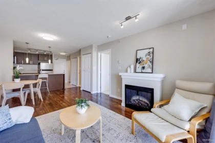 2201 9868 Cameron Street, Burnaby, BC, Burnaby — Apartment/Condo for sale
