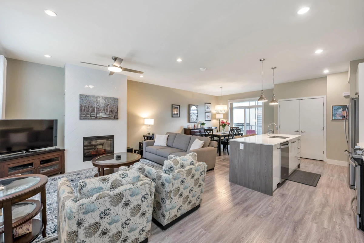 Living Room Photo of 31 1938 N Parrallel Road, Abbotsford, BC