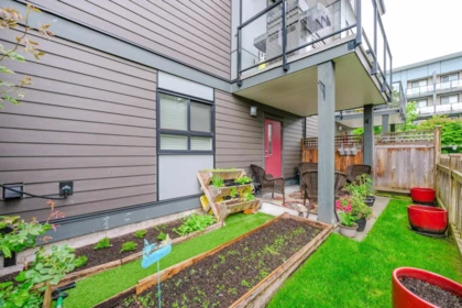 Backyard Photo of 31 1938 N Parrallel Road, Abbotsford, BC