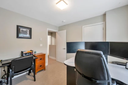Basement Recreation Room Photo of 31 1938 N Parrallel Road, Abbotsford, BC