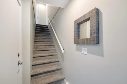 Entry Foyer Photo of 31 1938 N Parrallel Road, Abbotsford, BC