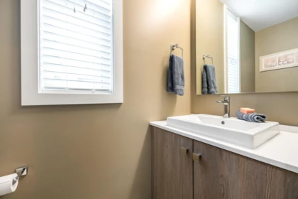 Guest Bathroom Photo of 31 1938 N Parrallel Road, Abbotsford, BC