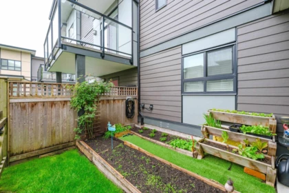 Outdoor Deck Photo of 31 1938 N Parrallel Road, Abbotsford, BC