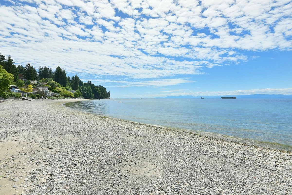 Family Room Photo of 5279 Sunshine Coast Highway, Sechelt, BC