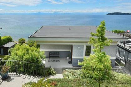 5279 Sunshine Coast Highway, Sechelt, BC, Sechelt — Single Family Residence for sale