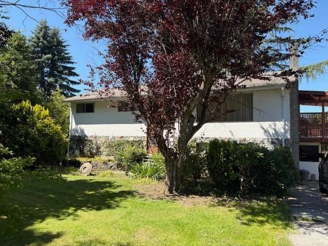 Living Room Photo of 23315 122 Avenue, Maple Ridge, BC