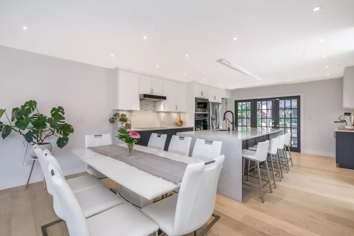 Family Room Photo of 16055 8 Avenue, Surrey, BC