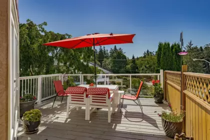 Mudroom Photo of 16055 8 Avenue, Surrey, BC