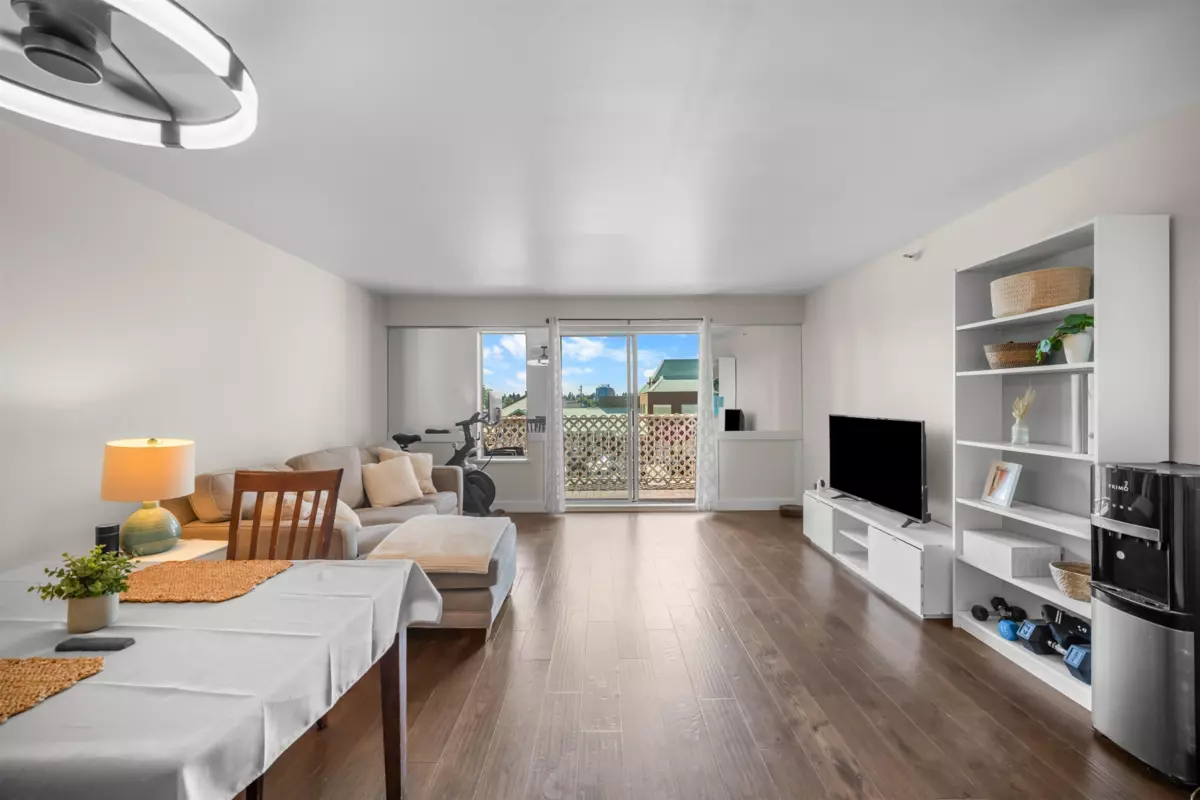 Dining Area Photo of 328 22661 Lougheed Highway, Maple Ridge, BC