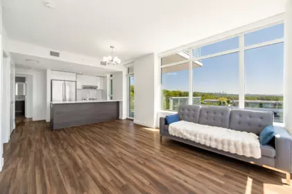 Kitchen Island Photo of 1605 8538 River District Crossing, Vancouver, BC