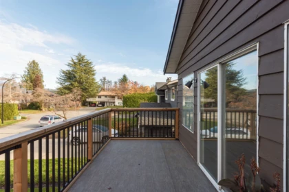 Front Yard Photo of 20898 125 Avenue, Maple Ridge, BC