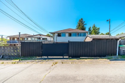 Front Yard Photo of 6074 Sherbrooke Street, Vancouver, BC