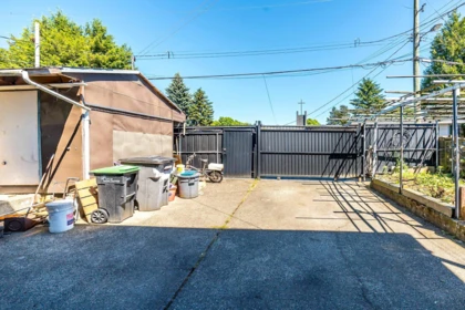 Swimming Pool Photo of 6074 Sherbrooke Street, Vancouver, BC
