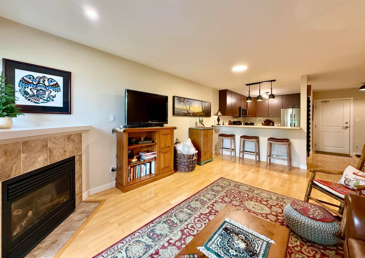 Exterior Rear Photo of 404 5631 Inlet Avenue, Sechelt, BC