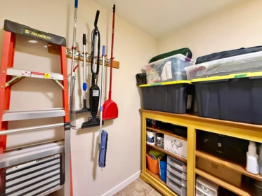 Basement Recreation Room Photo of 404 5631 Inlet Avenue, Sechelt, BC