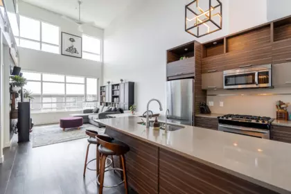 401 9150 University High Street, Burnaby, BC, Burnaby — Apartment/Condo for sale