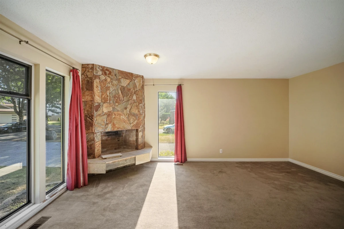 Dining Area Photo of 13081 61 Avenue, Surrey, BC