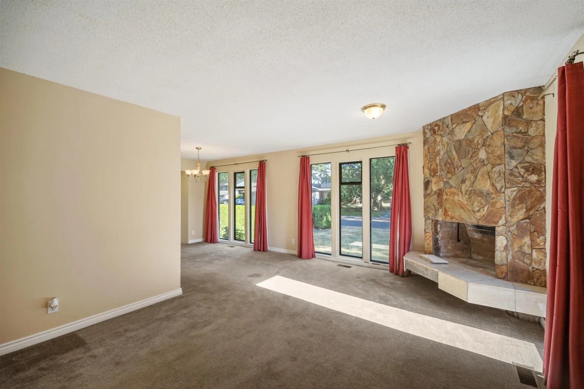 Family Room Photo of 13081 61 Avenue, Surrey, BC