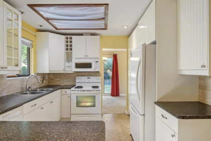Breakfast Nook Photo of 13081 61 Avenue, Surrey, BC