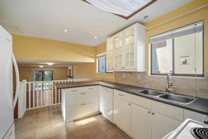 Kitchen Island Photo of 13081 61 Avenue, Surrey, BC