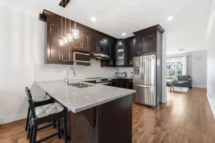 Kitchen Island Photo of 17 8747 162 Street, Surrey, BC