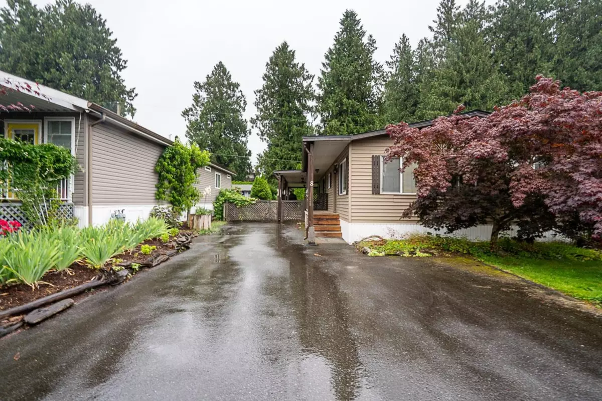 Family Room Photo of 8 52324 Yale Road, Rosedale, BC