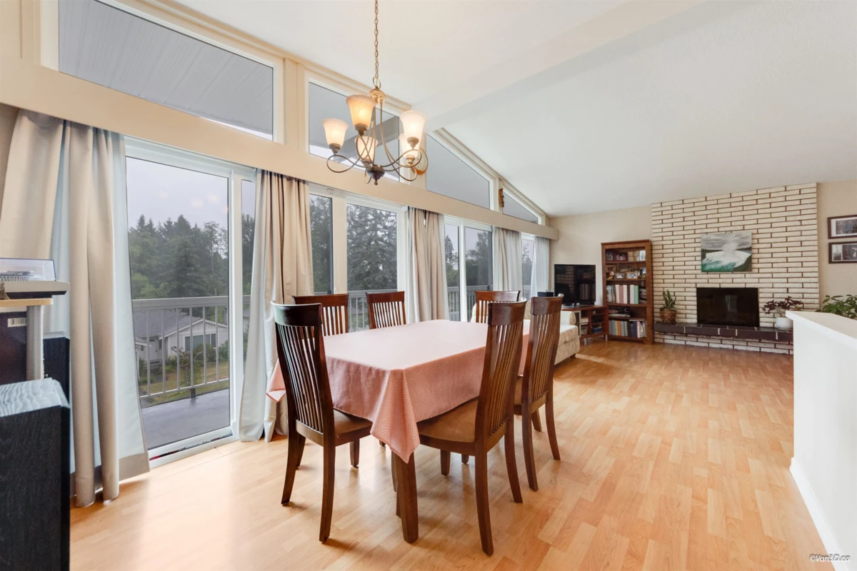 Family Room Photo of 5350 Braelawn Drive, Burnaby, BC