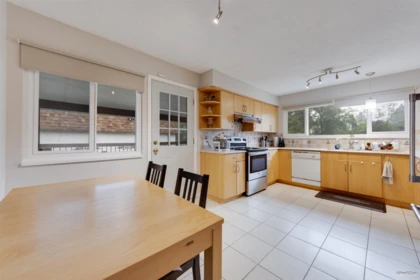 Breakfast Nook Photo of 5350 Braelawn Drive, Burnaby, BC