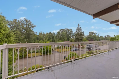Swimming Pool Photo of 5350 Braelawn Drive, Burnaby, BC