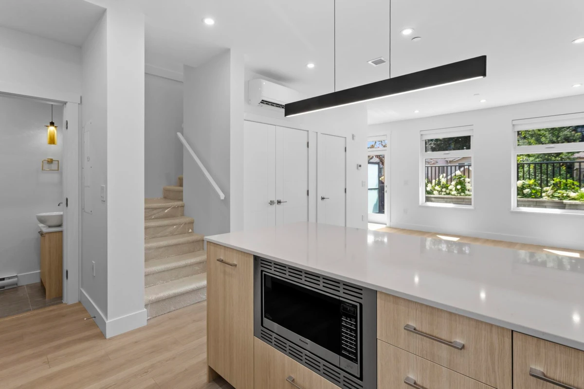 Dining Area Photo of 111 342 Mountain Highway, North Vancouver, BC