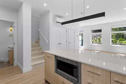 111 342 Mountain Highway, North Vancouver, BC, North Vancouver — Townhouse for sale