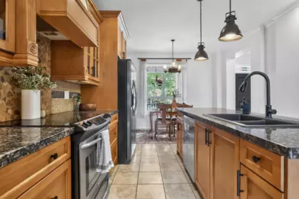 Breakfast Nook Photo of 19289 69 Avenue, Surrey, BC