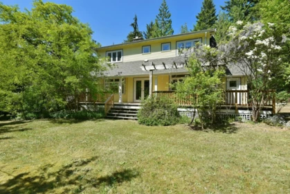 1397 Tanager Place, Roberts Creek, BC, Roberts Creek — Single Family Residence for sale
