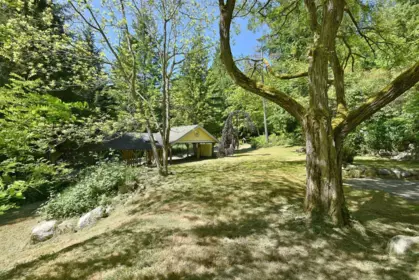 Hot Tub / Spa Photo of 1397 Tanager Place, Roberts Creek, BC