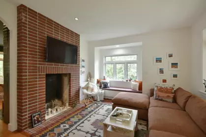 Primary Bedroom Photo of 1397 Tanager Place, Roberts Creek, BC