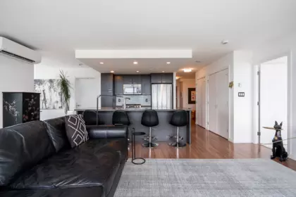 1904 2200 Douglas Road, Burnaby, BC, Burnaby — Apartment/Condo for sale