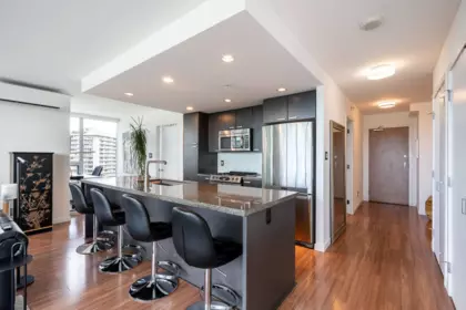 1904 2200 Douglas Road, Burnaby, BC, Burnaby — Apartment/Condo for sale