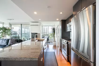 Kitchen Photo of 1904 2200 Douglas Road, Burnaby, BC